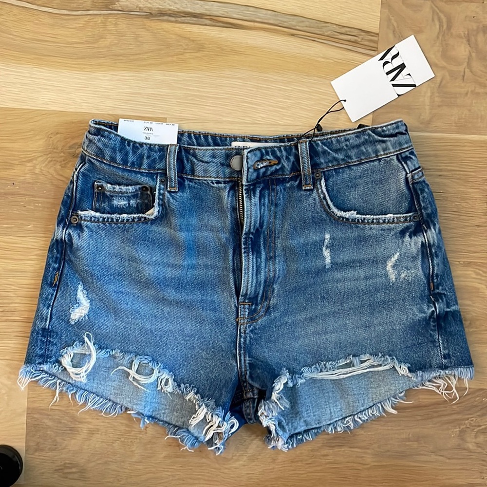 NWT Zara medium blue cutoff highrise distressed denim shorts